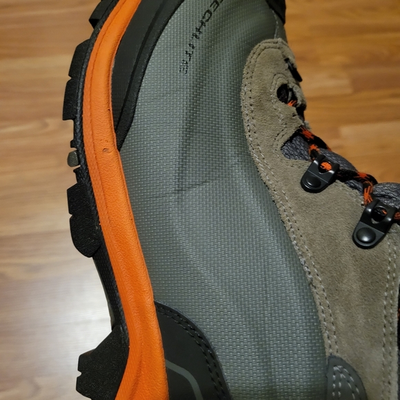 Columbia Bugaboot Plus Cold Weather Boot, 9.5 - Picture 10 of 11